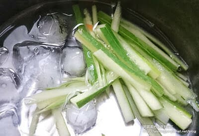 [下廚]三風麵館藍藻麵創意料理DIY。日式涼麵&台式炒麵～今天你想吃哪一道 - 8
